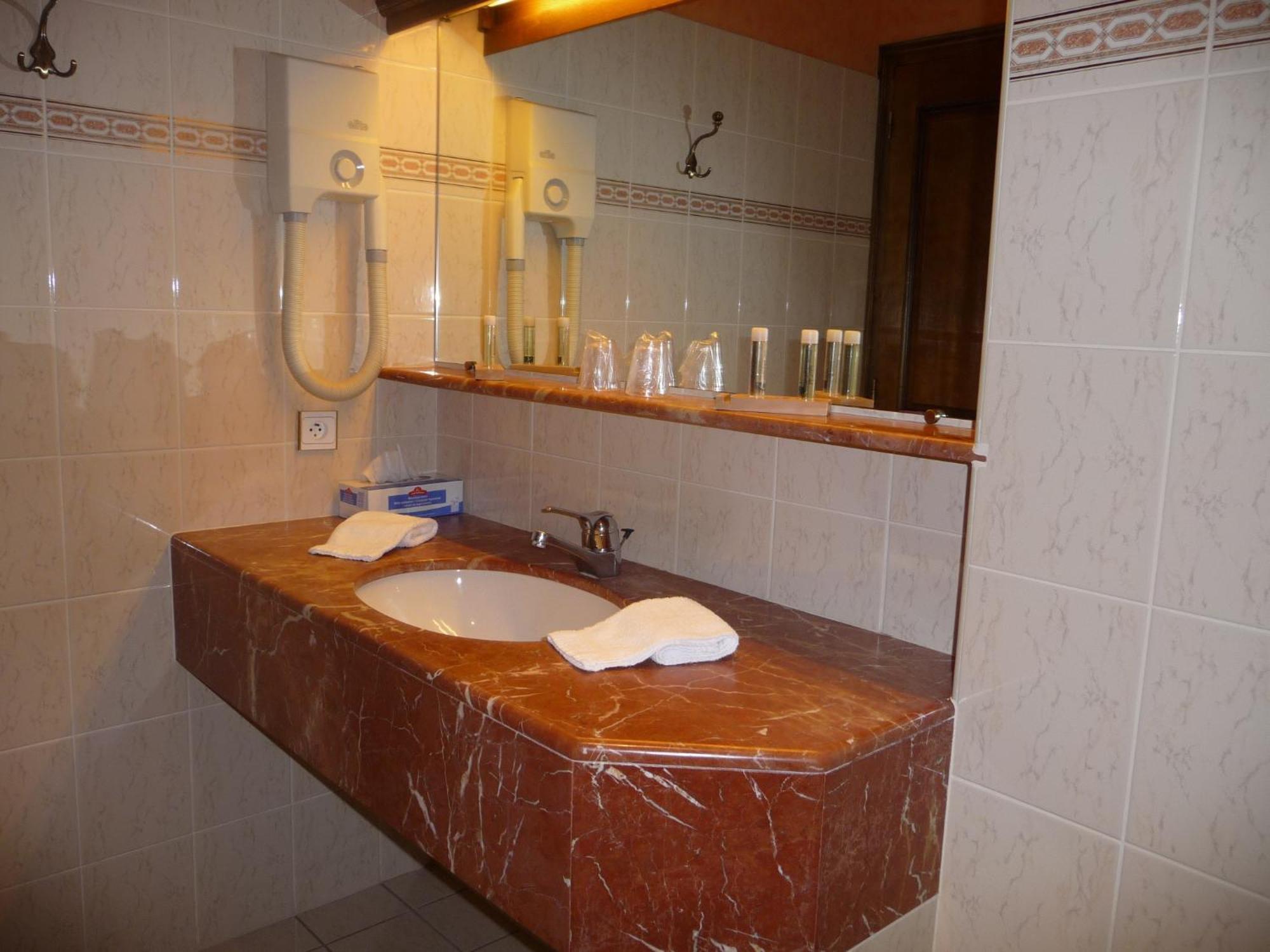 Hotel Sainte Foy Конкес Екстериор снимка